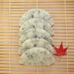 たんちょう杵つき【昆布小米とぼ餅】（着色料・添加物不使用）